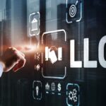 Osakeyhtiön verotehokkuus tulee esiin kun yrittäjän liikevoitto + palkka on yli 50 000 euroa.